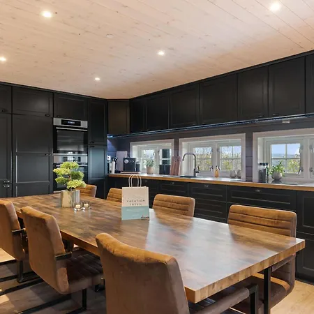 Mosetra2038 By Vacationtrysil *